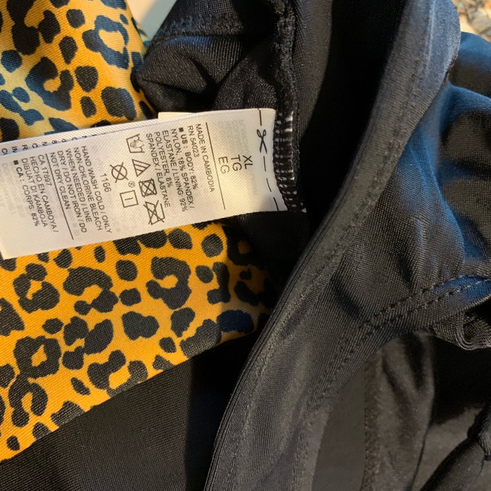 Old navy Women’s swim bottoms and swim top - brand new never worn - Picture 3 of 7